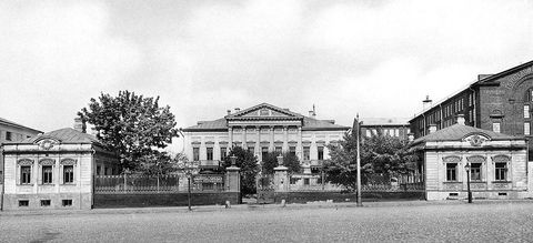 Библиотека-читальня имени А.С. Пушкина была открыта в 1900 году 2 (15) мая. На о — фото VK